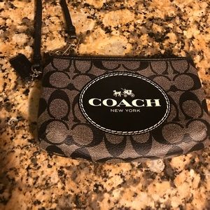 Coach Wristlist